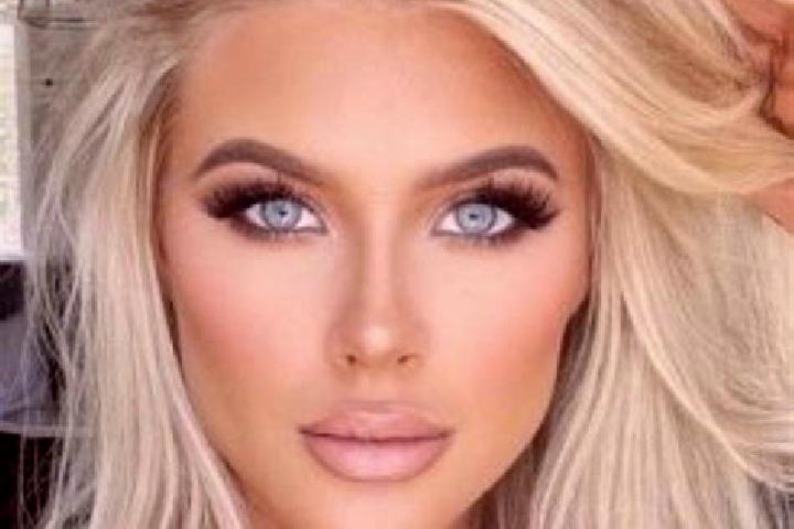 Amelia, 37, a platinum blonde brown-eyed middle eastern companion based in Pittsville. Offering Striptease, Couples, Roleplay. Available for incall and outca...