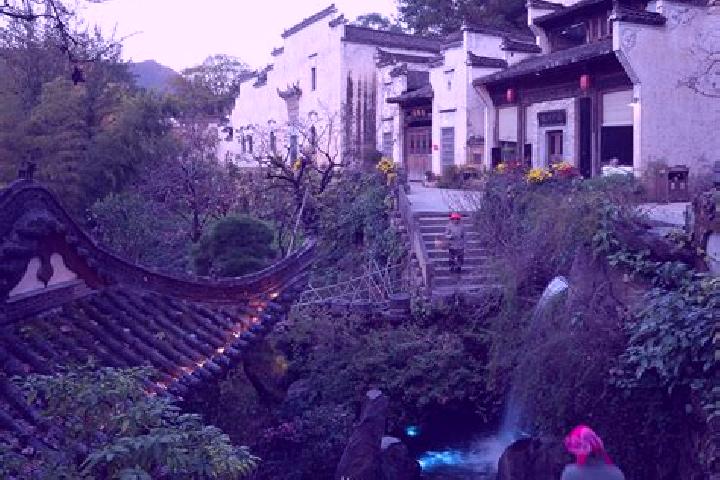Amelia, 37 — Escort in Huangge, China