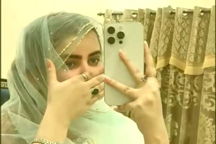 Amelia, 37 — Escort in Saidu Sharif, Pakistan