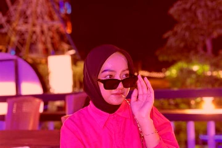 Amelia, 37 — Escort in Sukamaju, Indonesia