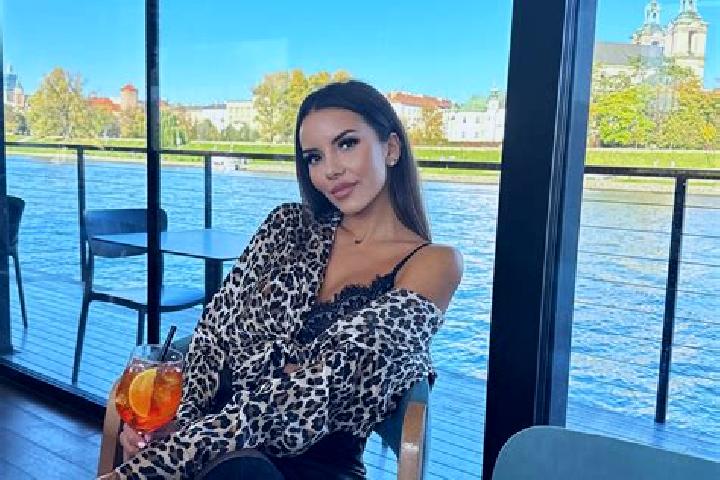 Amelia, 37 — Escort in Yana, Myanmar