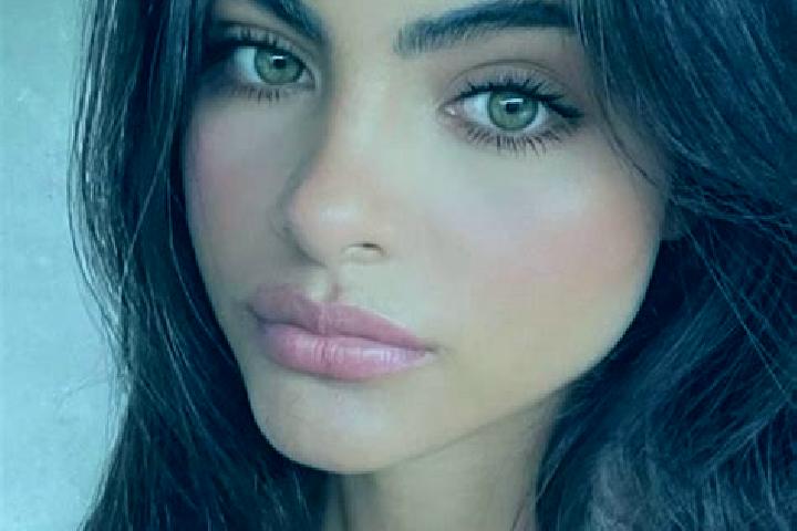 Amelia, 39, a brunette grey-eyed indian companion based in Osten. Offering OWO, Duos, GFE. Available for incall and outcall, day and evening dates.