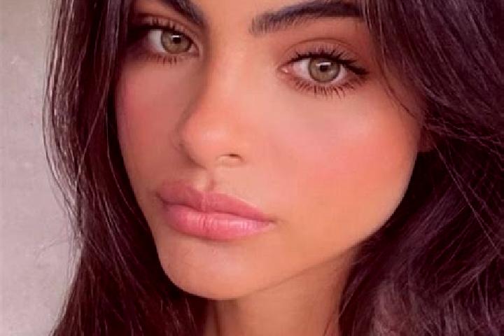 Amelia, 39, a chestnut dark-eyed indian companion based in Mazo. Offering CIM, GFE, Party Girl. Available for incall and outcall, overnight bookings available.