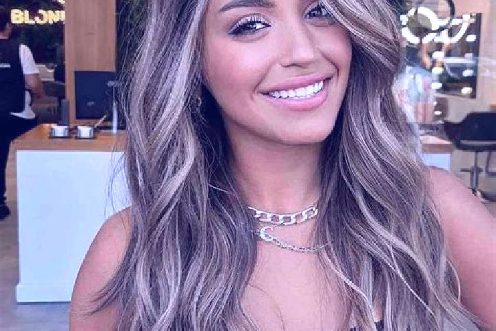 Amelia, 39, a dark blonde brown-eyed european companion based in Arefu. Offering Striptease, 69, Erotic Massage, Party Girl. Available for incall and outcall...