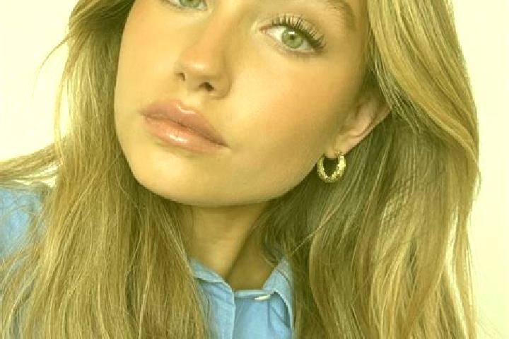 Amelia, 39, a dark blonde green-eyed european companion based in Los Lobos Segunda Seccion. Offering Deep French Kissing, GFE, Duos. Available for incall and...