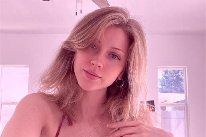 Amelia, 39 — Escort in Dagestanskiye Ogni, Russia