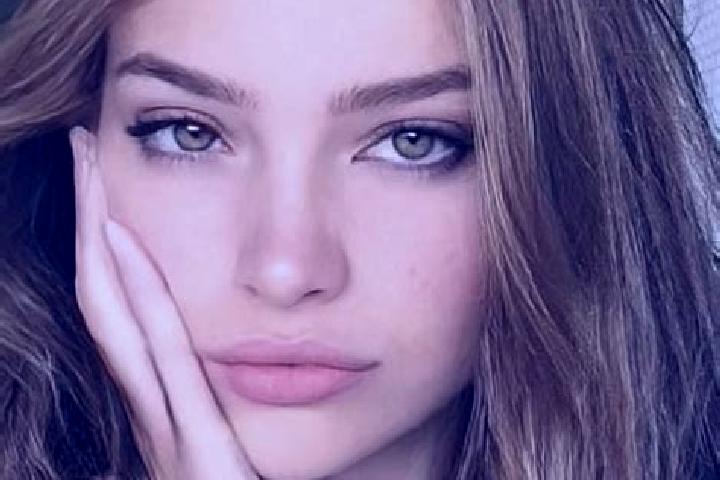 Aria, 20, a blonde brown-eyed asian companion based in Sinarubai. Offering OWO, Tantra, Striptease. Available for incall and outcall, overnight bookings avai...