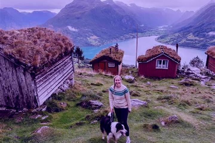 Aria, 20 — Escort in Valderoy, Norway