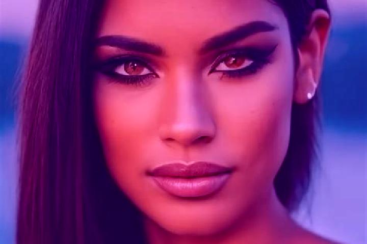 Aria, 21, a auburn dark-eyed latina companion based in Lascari. Offering Massage, Domination, GFE. Available for incall and outcall, day and evening dates.