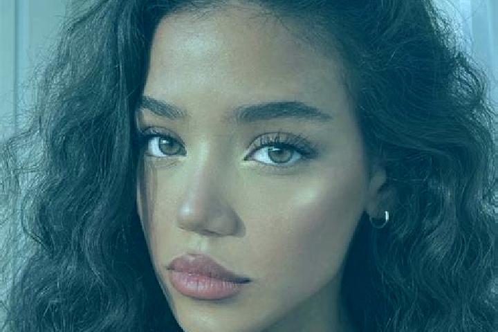 Aria, 21, a black brown-eyed mediterranean companion based in Lunca la Tisa. Offering GFE, Fetish, Girlfriend Experience. Available for incall and outcall, o...