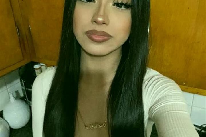 Aria, 21, a black dark-eyed latina companion based in Curlewis. Offering A-Level, Travel Companion. Available for incall and outcall, day and evening dates.