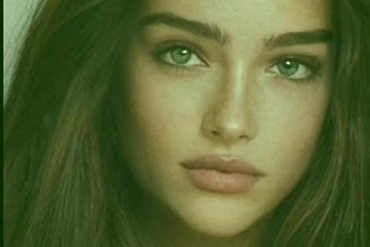 Aria, 21, a chestnut grey-eyed caucasian companion based in La Cumbrecita. Offering OWO, Fetish, Deep French Kissing, Massage. Available for incall and outca...