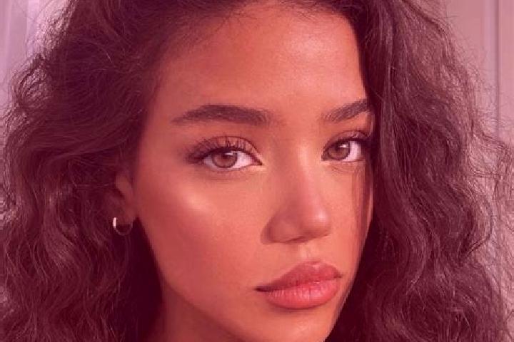 Aria, 22, a black brown-eyed mediterranean companion based in Saint-Pierre. Offering GFE, Striptease, CIM, Travel Companion, Couples. Available for incall an...