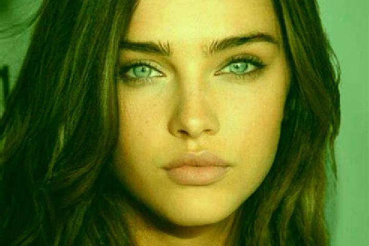 Aria, 22, a brunette grey-eyed caucasian companion based in Shiraz. Offering Fetish, A-Level, BDSM. Available for incall and outcall, day and evening dates.