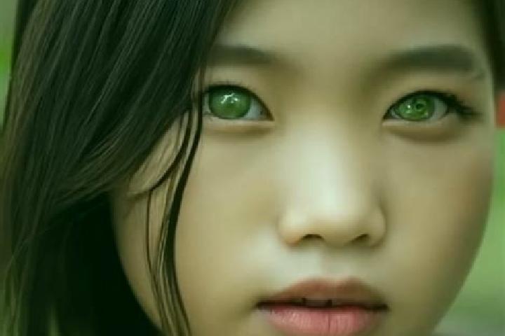 Aria, 22, a chestnut green-eyed asian companion based in Hura. Offering Roleplay, CIM. Available for incall and outcall, day and evening dates.