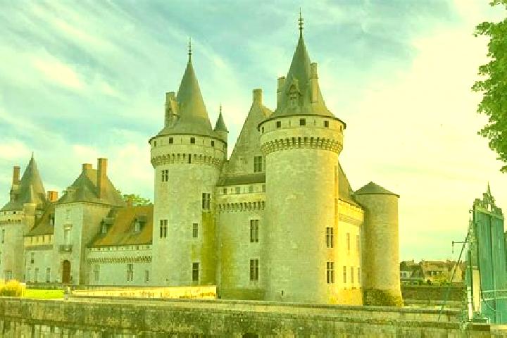 Aria, 22 — Escort in Gilly-sur-Loire, France