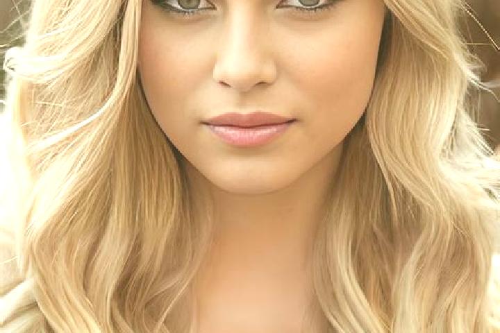 Aria, 23, a blonde amber-eyed indian companion based in San Gennaro Vesuviano. Offering Tantra, Overnight, Deep French Kissing, A-Level. Available for incall...