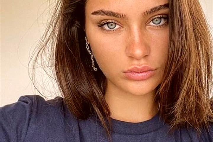 Aria, 23, a brunette blue-eyed mixed companion based in Konjic. Offering Erotic Massage, Prostate Massage, GFE. Available for incall and outcall, overnight b...