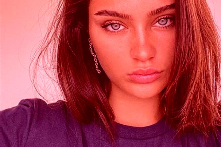 Aria, 23, a brunette brown-eyed latina companion based in Rouadi. Offering Travel Companion, OWO, Deep French Kissing, Erotic Massage. Available for incall a...
