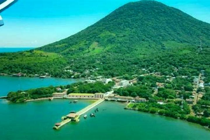 Aria, 23 — Escort in El Tigre, Honduras