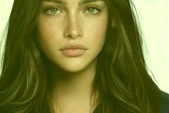 Aria, 24, a brunette blue-eyed mixed companion based in Hormoz. Offering GFE, Party Girl, Domination. Available for incall and outcall, day and evening dates.