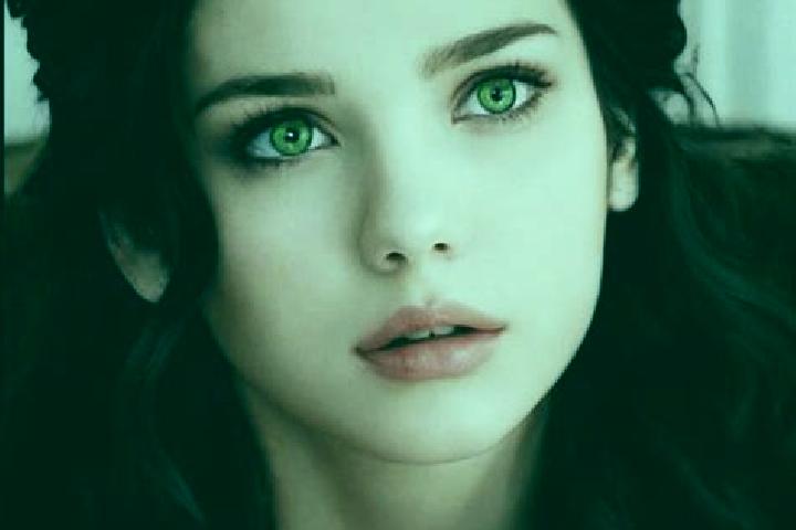 Aria, 25, a auburn green-eyed middle eastern companion based in Wanakerta. Offering Roleplay, Massage, Party Girl, A-Level, Domination. Available for incall ...