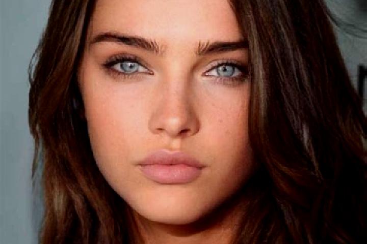 Aria, 25, a brunette dark-eyed latina companion based in Deimberg. Offering Erotic Massage, A-Level, Striptease, Deep French Kissing, Duos. Available for inc...