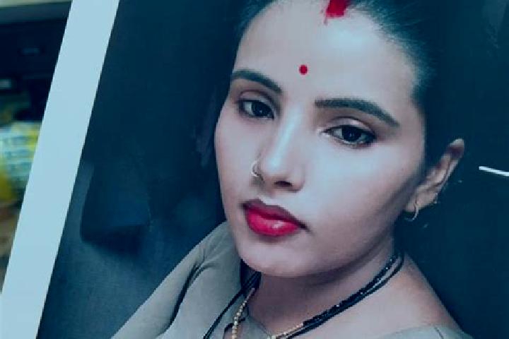 Aria, 25 — Escort in Jalaun, India
