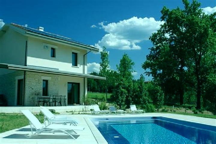 Aria, 25 — Escort in Petrignano, Italy