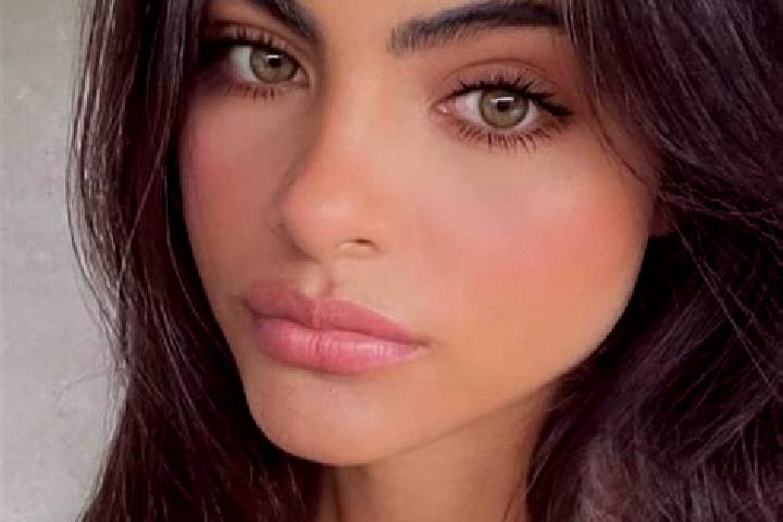 Aria, 26, a black hazel-eyed caucasian companion based in Gamei. Offering Fetish, Overnight, BDSM. Available for incall and outcall, day and evening dates.