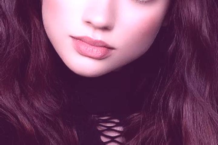Aria, 26, a brunette dark-eyed european companion based in Hampden. Offering Duos, Deep French Kissing, Fetish, Domination, Dinner Date. Available for incall...