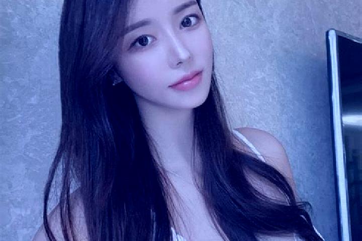 Aria, 26 — Escort in Hwanam, South Korea