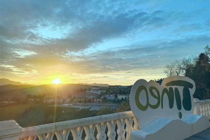 Aria, 26 — Escort in Tineo, Spain