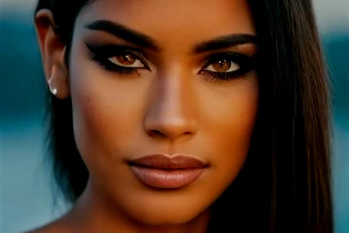 Aria, 27, a auburn dark-eyed latina companion based in Gastouni. Offering Domination, Overnight, Massage, Deep French Kissing. Available for incall and outca...