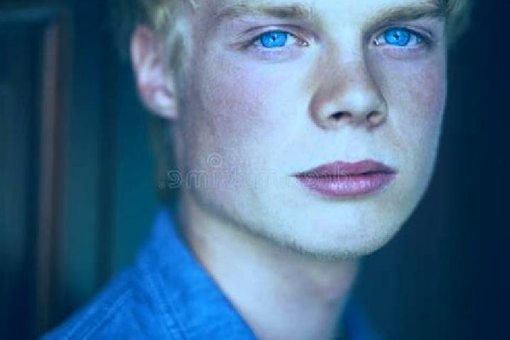 Aria, 27, a blonde blue-eyed caucasian companion based in Windsor Gardens. Offering BDSM, Deep French Kissing, Massage, Prostate Massage. Available for incal...