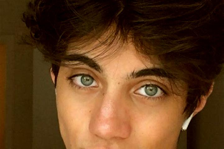 Aria, 27, a chestnut dark-eyed caucasian companion based in Zamou. Offering BDSM, Fetish, Tantra. Available for incall and outcall, overnight bookings availa...