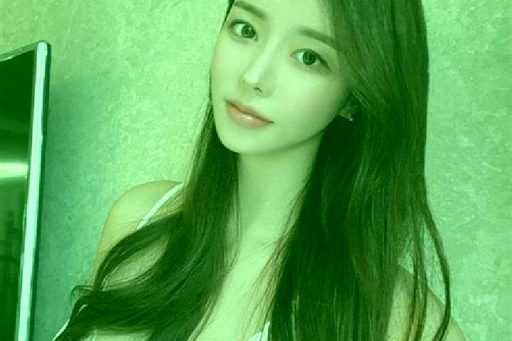 Aria, 27 — Escort in Lixianghu, China