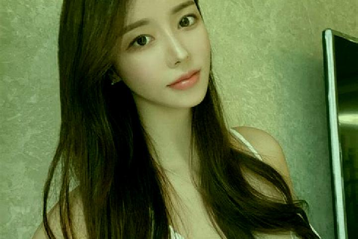Aria, 27 — Escort in Qitao, China