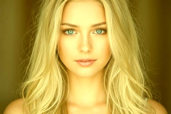 Aria, 28, a blonde amber-eyed mixed companion based in Dogenzaka. Offering GFE, Striptease, OWO, Duos. Available for incall and outcall, day and evening dates.