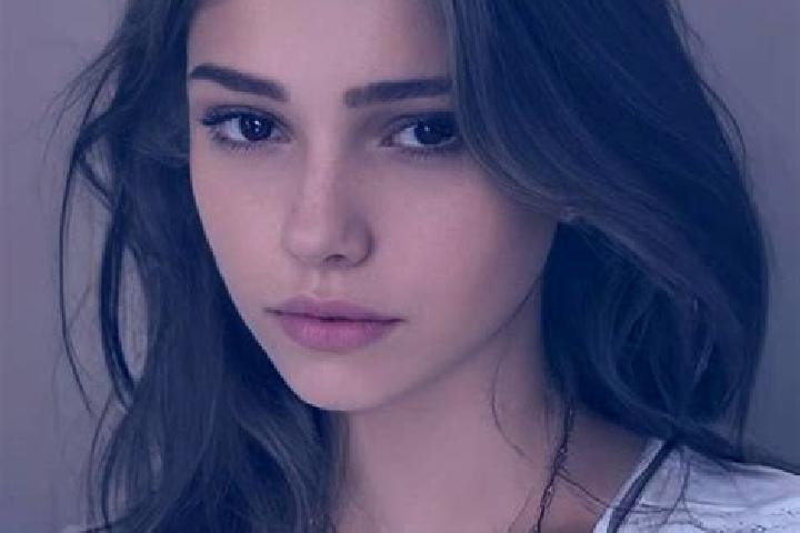Aria, 28, a brunette hazel-eyed slavic companion based in Jomala. Offering Couples, Party Girl, Dinner Date. Available for incall and outcall, day and evenin...