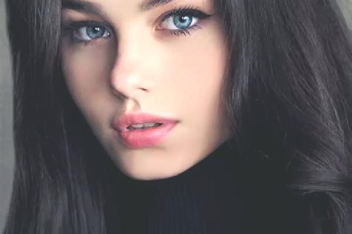 Aria, 28, a red dark-eyed european companion based in Raighar. Offering Deep French Kissing, Overnight, Girlfriend Experience, Travel Companion, 69. Availabl...