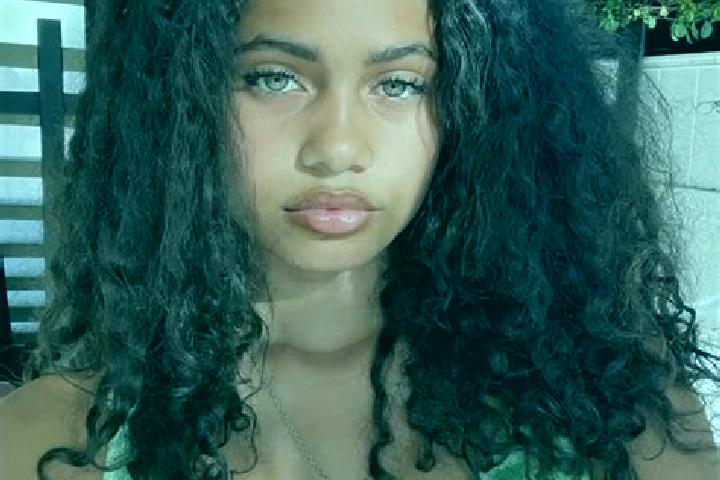 Aria, 28, a red green-eyed mixed companion based in Brown Hill. Offering Party Girl, Dinner Date, Tantra, GFE. Available for incall and outcall, overnight bo...
