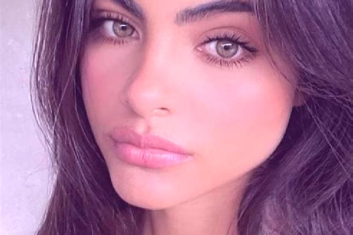 Aria, 29, a brunette green-eyed middle eastern companion based in Kurumbalur. Offering Roleplay, Tantra, Girlfriend Experience, BDSM. Available for incall an...