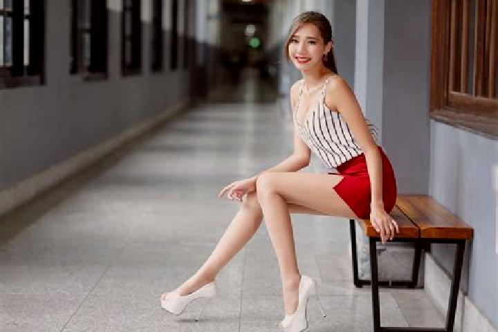 Aria, 29, a red grey-eyed asian companion based in Beida. Offering Massage, Travel Companion, BDSM, GFE. Available for incall and outcall, day and evening da...