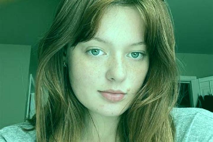 Aria, 29, a red grey-eyed european companion based in Vidosi. Offering Striptease, Deep French Kissing, GFE, Erotic Massage. Available for incall and outcall...