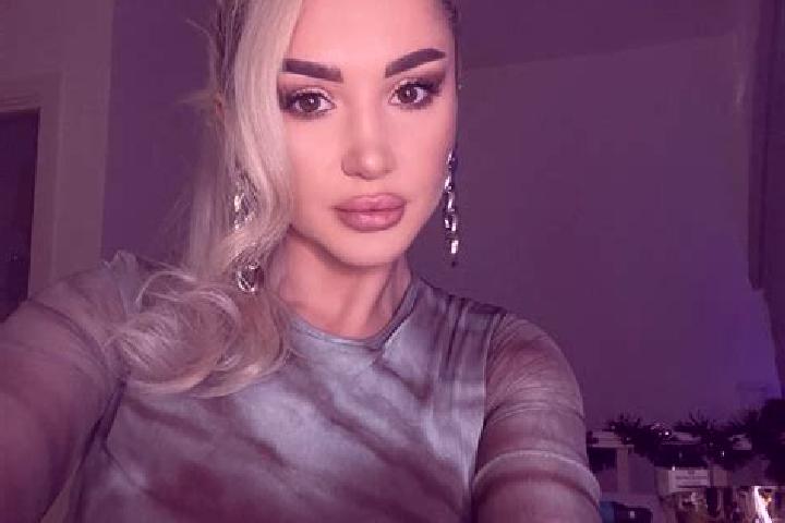 Aria, 30, a blonde amber-eyed caribbean companion based in Surovikino. Offering BDSM, Roleplay, Party Girl, GFE. Available for incall and outcall, day and ev...