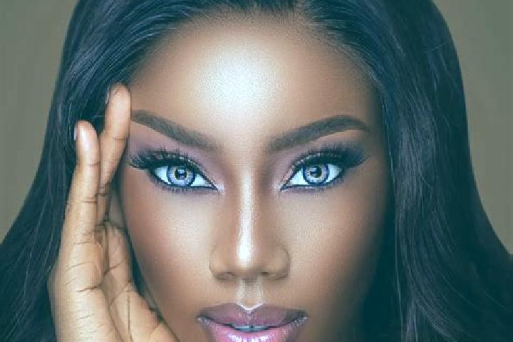 Aria, 30, a chestnut blue-eyed ebony companion based in Barwice. Offering Massage, GFE, 69. Available for incall and outcall, overnight bookings available.