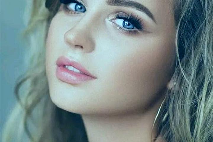 Aria, 30, a dark blonde blue-eyed slavic companion based in Canacucho. Offering Duos, Girlfriend Experience. Available for incall and outcall, overnight book...