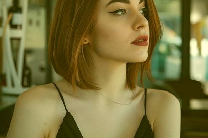 Aria, 31, a auburn brown-eyed caucasian companion based in Bloenduos. Offering Deep French Kissing, Erotic Massage, Striptease. Available for incall and outc...