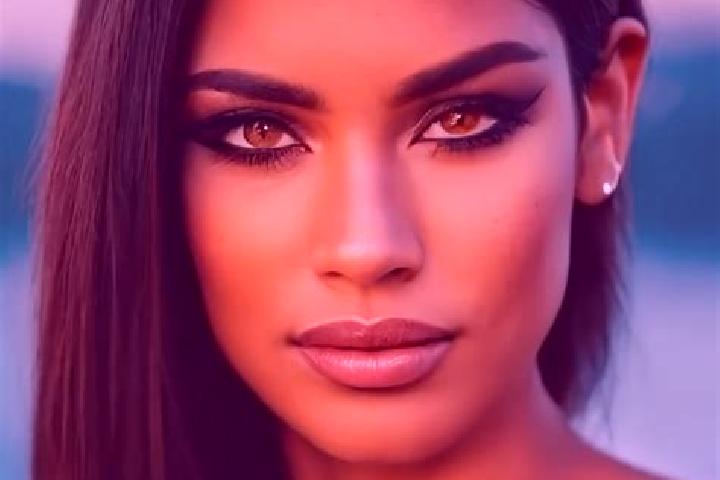 Aria, 31, a black green-eyed latina companion based in Eschenz. Offering Striptease, Massage, Duos, Fetish. Available for incall and outcall, day and evening...